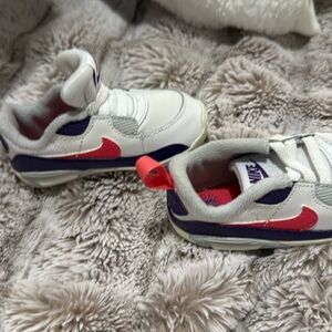 Nike 4c sneakers brand new never worn